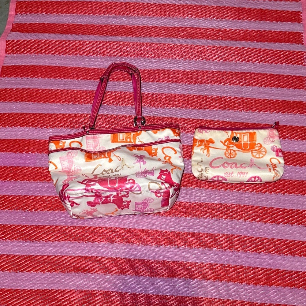 Coach Horse & Carriage Sateen Tote With Matching Pouch F14892 - Picture 3 of 17